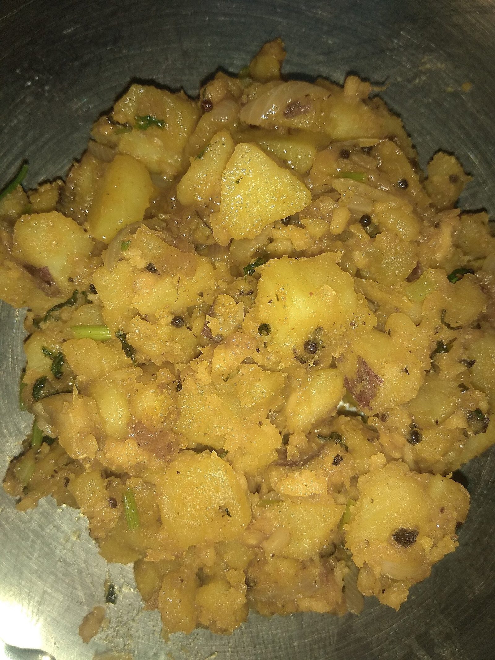 Curry de patates douces, pois chiches et yaourt de soja