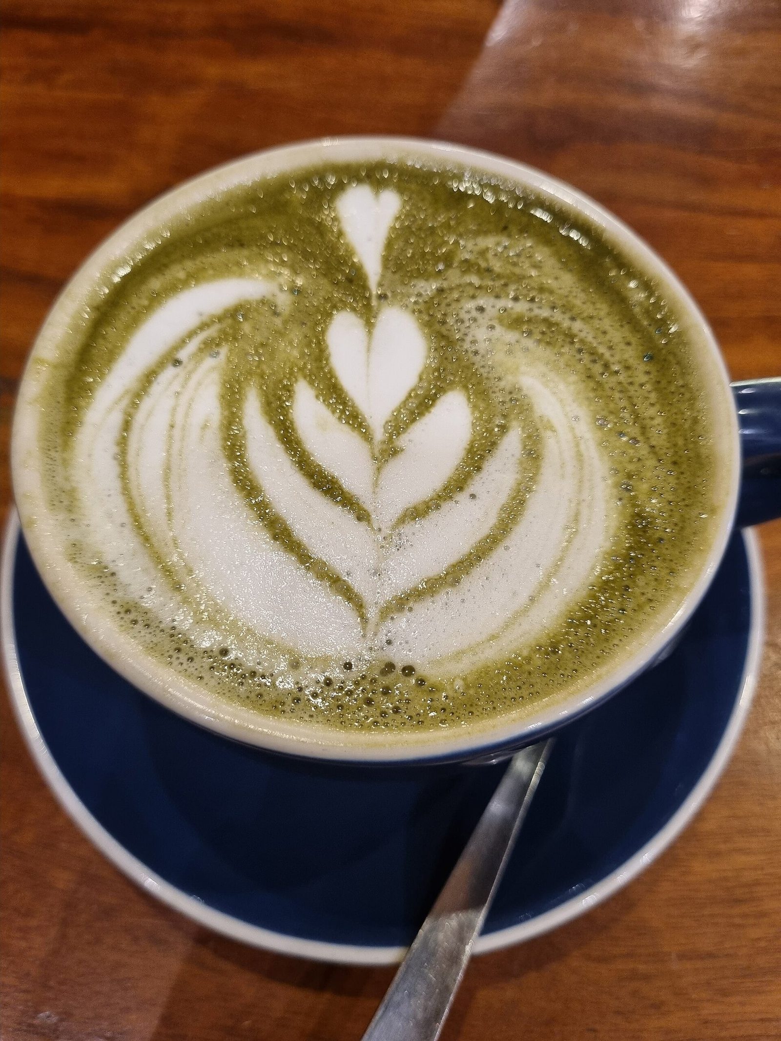 Dalgona matcha, mousse coco et lait d'avoine vanillé