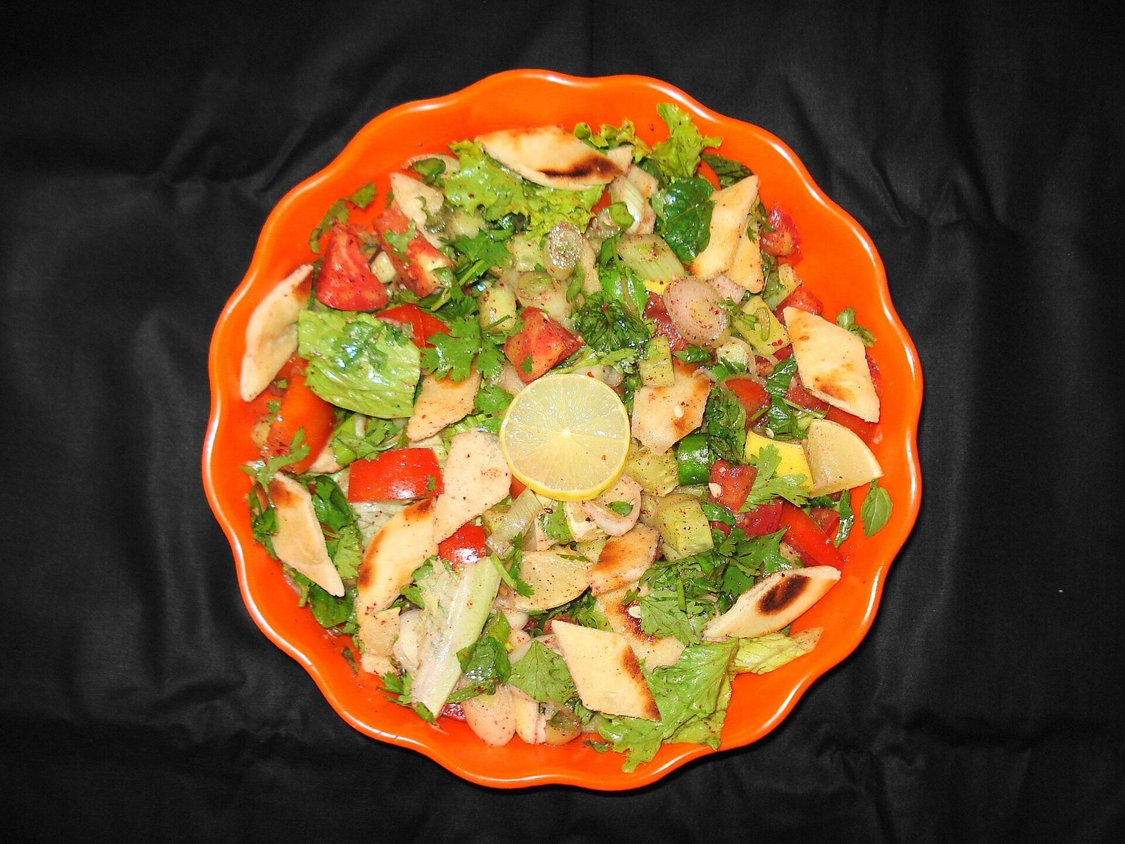 Fattouche, pain pita frit et roquette au sumac