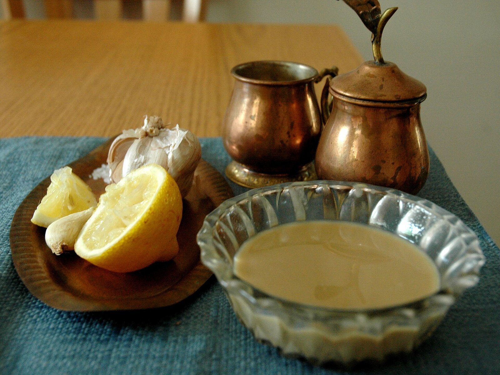 Sauce au tahin, citron et ail rôti